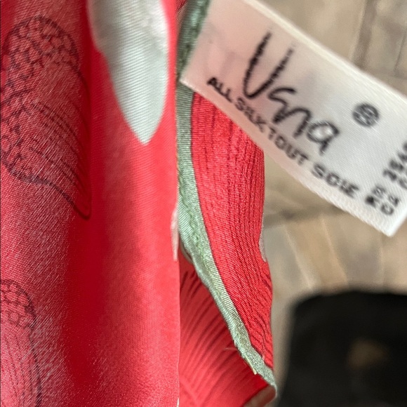Vera Neumann Red Acorn Silk Scarf - Picture 5 of 5